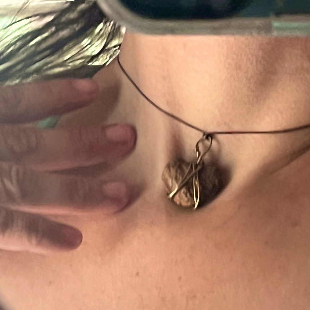 Wire wrapped heart of stone pendant choker on stretch chord